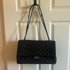 NWOT Large Elegant Black Quilted Shoulder Bag